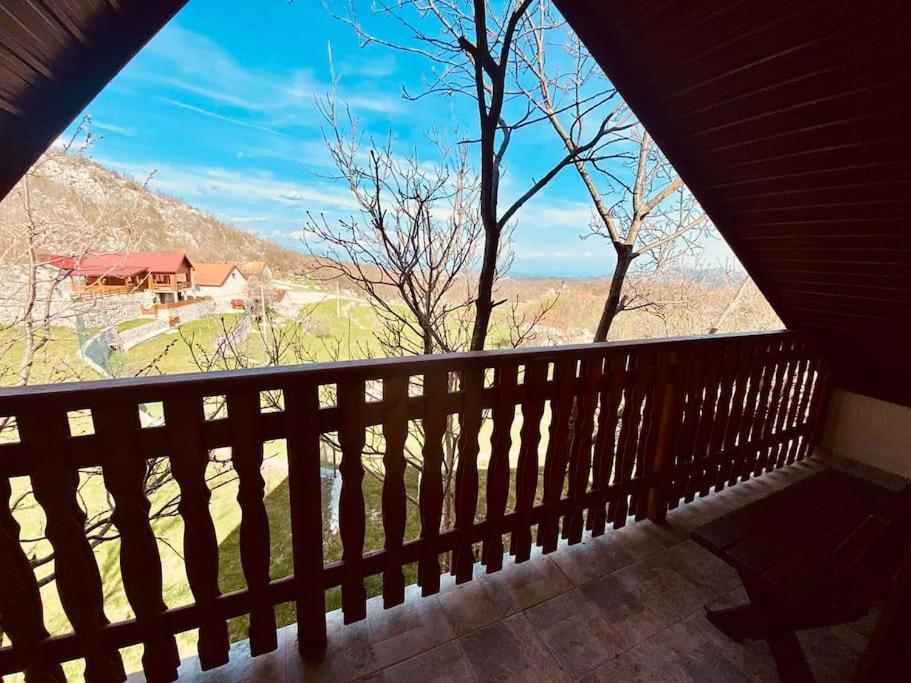 Mountain Village House Цетине Экстерьер фото