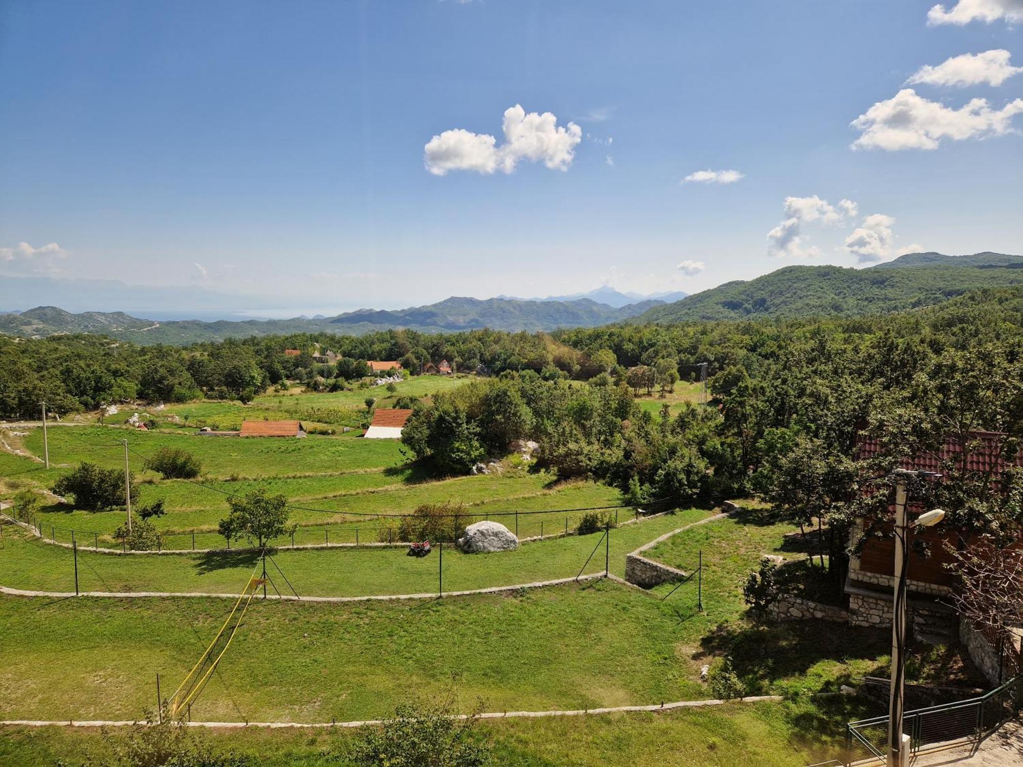 Mountain Village House Цетине Экстерьер фото